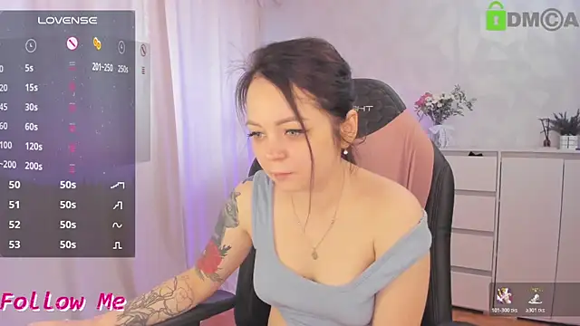 Snapshot of AnnyHoney_ chatting on 04-24-26, 10:28 AnnyHoney online show from 04-24-26, 10:28