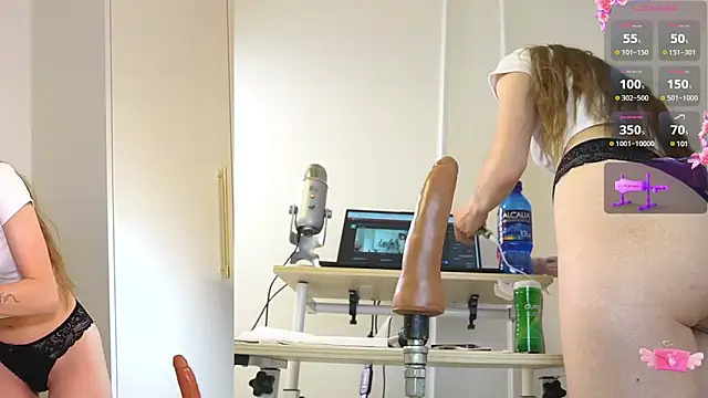 Snapshot of Miss69Ri99 chatting on 02-08-25, 04:14 Miss69Ri99 online show from 02-08-25, 04:14