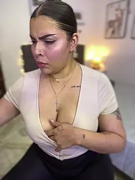 GigiiStone online show from 01-04-25, 09:31