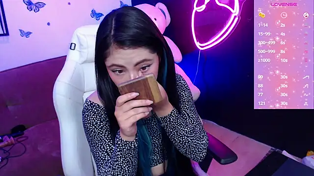 Snapshot of demyanderson_ chatting on 01-22-25, 09:32 demyanderson online show from 01-22-25, 09:32