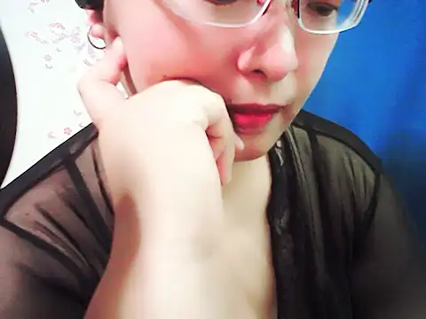 Snapshot of xiaorou-z chatting on 03-13-25, 03:39 xiaorou-z online show from 03-13-25, 03:39