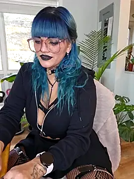 Snapshot of anyalikestosuck chatting on 11-18-25, 08:13 anyalikestosuck online show from 11-18-25, 08:13