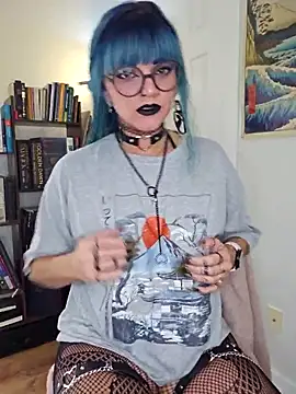 Snapshot of anyalikestosuck chatting on 11-20-25, 08:52 anyalikestosuck online show from 11-20-25, 08:52