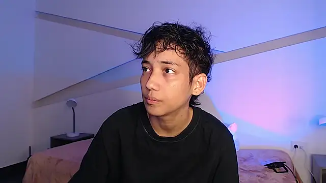 hot little bunny online show from 02-11-25, 08:31