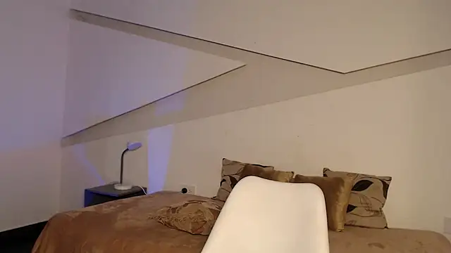 hot little bunny online show from 09-26-25, 08:46