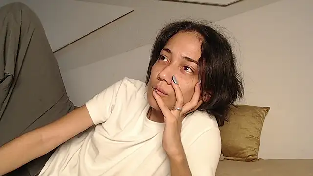 hot little bunny online show from 10-01-25, 09:32