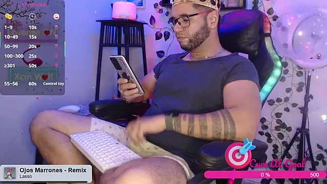 Xein WoIf online show from 10-13-25, 02:33