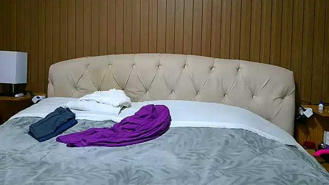 Snapshot of Kellynha_Sweet chatting on 12-18-25, 10:49 Kellynha Sweet online show from 12-18-25, 10:49