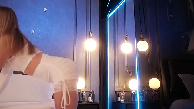 Rikka Moore online show from 10-02-25, 10:44