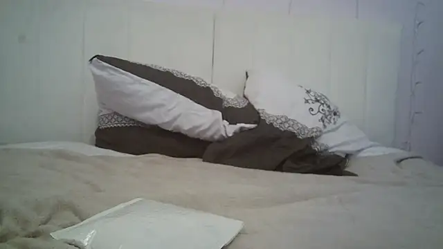 Snapshot of Nikita65150 chatting on 12-18-25, 10:21 Nikita65150 online show from 12-18-25, 10:21