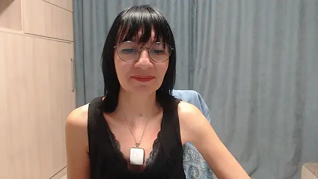Erica95Bloom online show from 01-10-25, 05:56