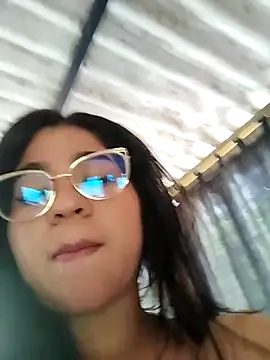 Snapshot of Yelly chatting on 03-10-26, 01:38 Yelly online show from 03-10-26, 01:38