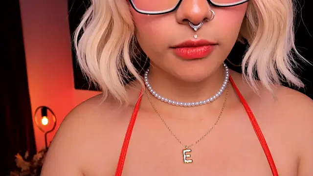 Misselektra   online show from 12-31-24, 07:20