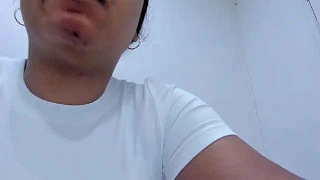 Snapshot of Cholatin chatting on 06-20-26, 11:57 Cholatin online show from 06-20-26, 11:57