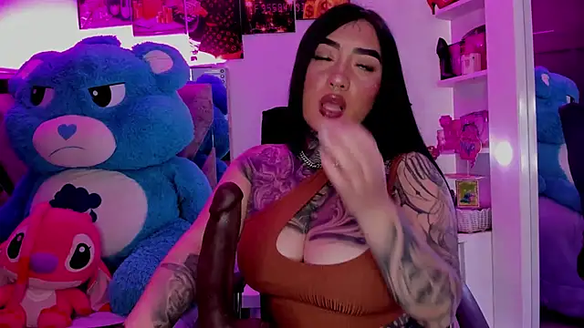 CloeeBeckam online show from 04-14-26, 08:04