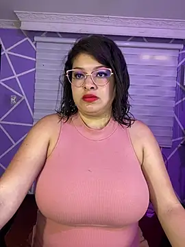 Snapshot of MiiaaJoness chatting on 06-25-26, 02:21 MiiaaJoness online show from 06-25-26, 02:21