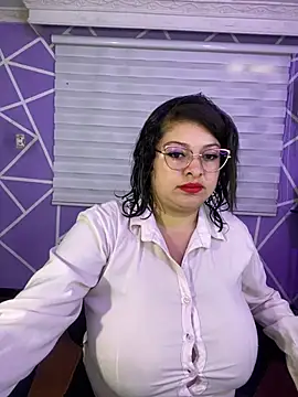 Snapshot of MiiaaJoness chatting on 07-14-26, 04:23 MiiaaJoness online show from 07-14-26, 04:23
