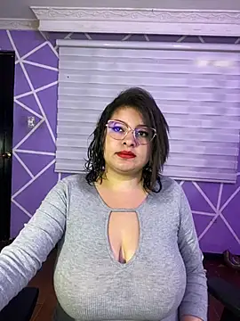 Snapshot of MiiaaJoness chatting on 07-17-26, 03:29 MiiaaJoness online show from 07-17-26, 03:29