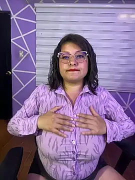 Snapshot of MiiaaJoness chatting on 07-28-26, 04:39 MiiaaJoness online show from 07-28-26, 04:39
