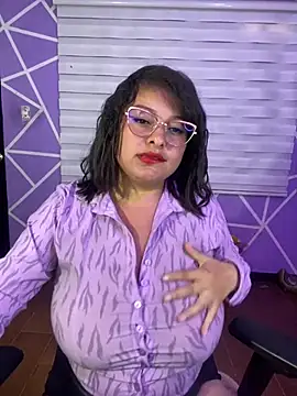 Snapshot of MiiaaJoness chatting on 07-28-26, 06:20 MiiaaJoness online show from 07-28-26, 06:20