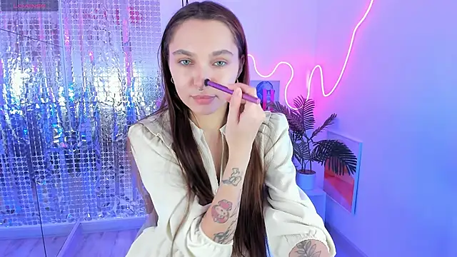 Snapshot of ChloeSunny chatting on 06-26-26, 01:59 ChloeSunny online show from 06-26-26, 01:59