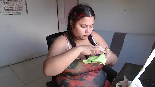 girl milk2 online show from 12-21-25, 05:09