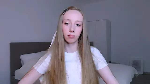 Luna insniity online show from 02-25-26, 08:51