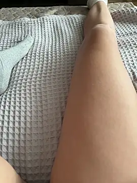 Donna Evans online show from 10-21-25, 02:56