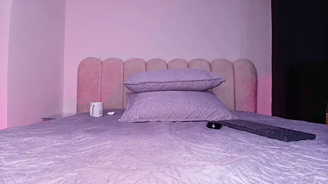 Snapshot of lucyy_gray chatting on 11-19-25, 03:06 lucyy gray online show from 11-19-25, 03:06