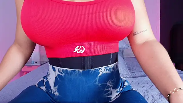 Snapshot of lucyy_gray chatting on 12-03-25, 03:03 lucyy gray online show from 12-03-25, 03:03