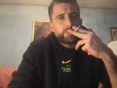 Snapshot of alex877x chatting on 01-16-25, 11:58 alex877x online show from 01-16-25, 11:58