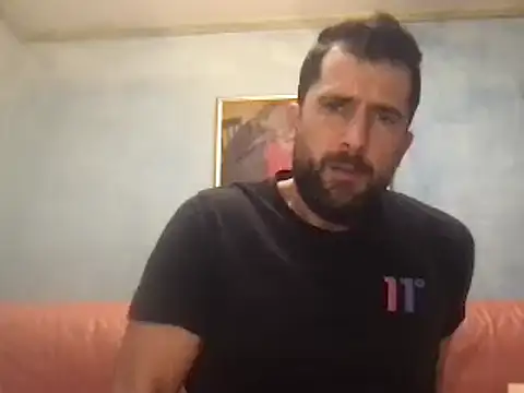 Snapshot of alex877x chatting on 01-28-25, 11:17 alex877x online show from 01-28-25, 11:17