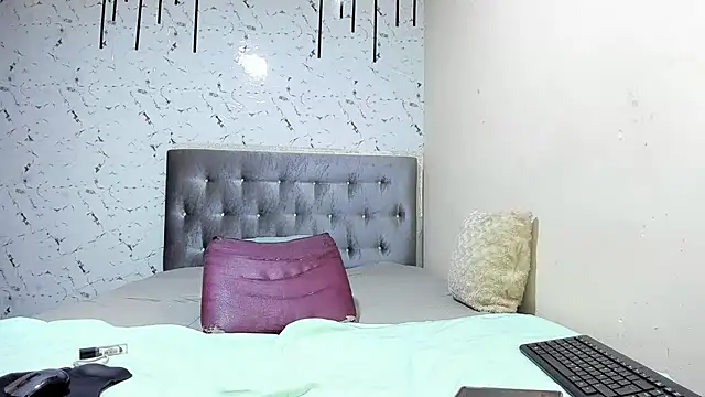 Snapshot of kelleysinedd chatting on 10-27-25, 05:06 kelleysinedd online show from 10-27-25, 05:06