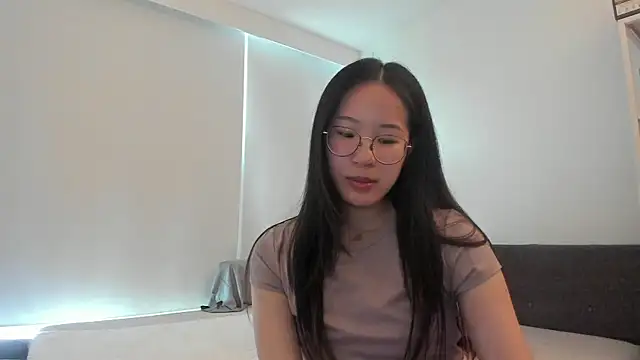 Snapshot of secretgirlfriendxo chatting on 06-11-26, 07:23 secretgirlfriendxo online show from 06-11-26, 07:23