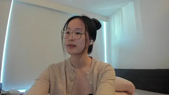 Snapshot of secretgirlfriendxo chatting on 06-13-26, 12:08 secretgirlfriendxo online show from 06-13-26, 12:08