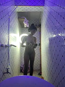 Snapshot of Enkarxx chatting on 02-26-25, 04:45 Enkarxx online show from 02-26-25, 04:45