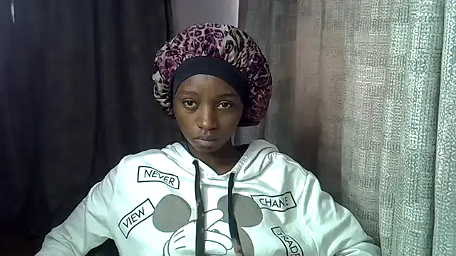 Snapshot of Enkarxx chatting on 10-02-25, 12:23 Enkarxx online show from 10-02-25, 12:23