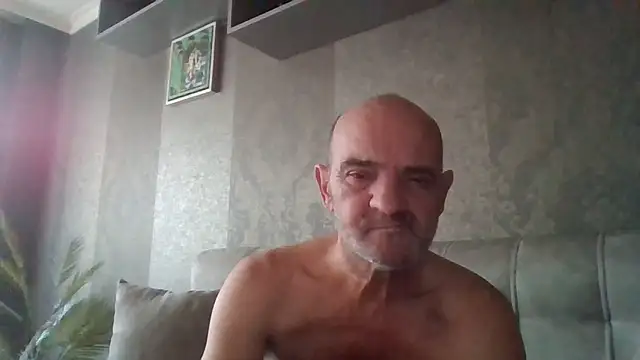 Snapshot of skorpibg65 chatting on 03-12-26, 02:56 skorpibg65 online show from 03-12-26, 02:56