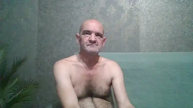Snapshot of skorpibg65 chatting on 05-11-26, 04:04 skorpibg65 online show from 05-11-26, 04:04
