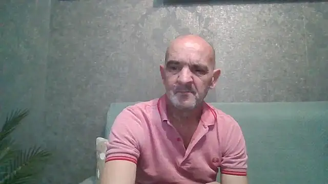 Snapshot of skorpibg65 chatting on 05-12-26, 02:25 skorpibg65 online show from 05-12-26, 02:25