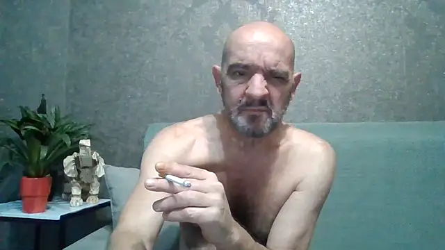 Snapshot of skorpibg65 chatting on 06-08-26, 04:35 skorpibg65 online show from 06-08-26, 04:35