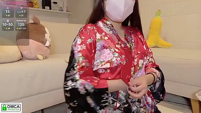 Snapshot of SUZU_ chatting on 06-23-26, 12:14 SUZU online show from 06-23-26, 12:14