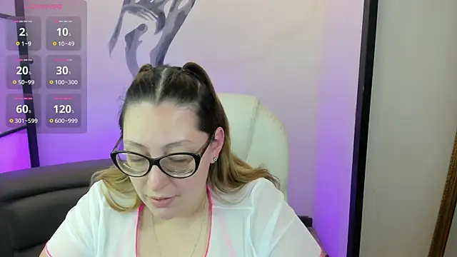 Snapshot of NiickyJones chatting on 03-20-25, 10:29 NiickyJones online show from 03-20-25, 10:29