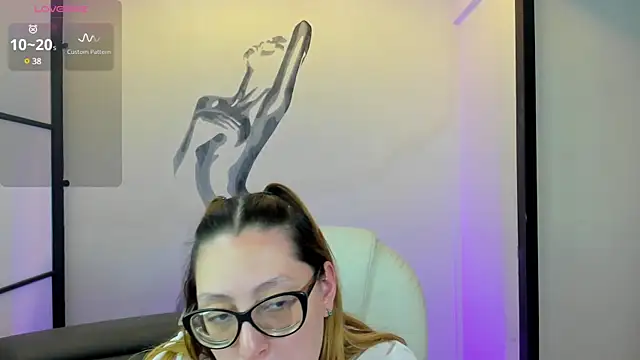 Snapshot of NiickyJones chatting on 03-21-25, 01:34 NiickyJones online show from 03-21-25, 01:34