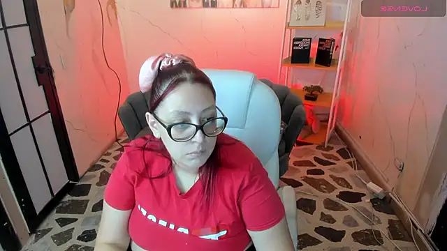 Snapshot of NiickyJones chatting on 09-16-25, 05:58 NiickyJones online show from 09-16-25, 05:58