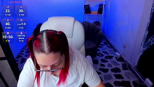 Snapshot of NiickyJones chatting on 09-26-25, 01:48 NiickyJones online show from 09-26-25, 01:48