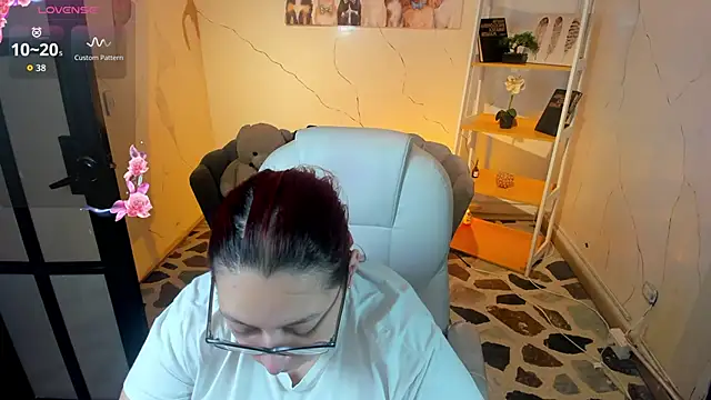 Snapshot of NiickyJones chatting on 11-02-25, 01:24 NiickyJones online show from 11-02-25, 01:24