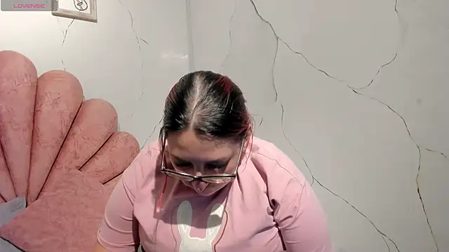 Snapshot of NiickyJones chatting on 02-14-26, 10:50 NiickyJones online show from 02-14-26, 10:50