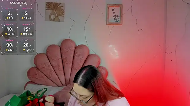 Snapshot of NiickyJones chatting on 03-07-26, 04:20 NiickyJones online show from 03-07-26, 04:20