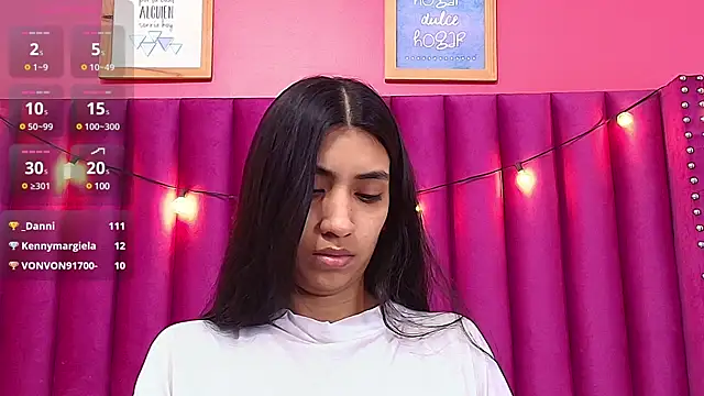 littlee emilyy  online show from 02-06-25, 03:06